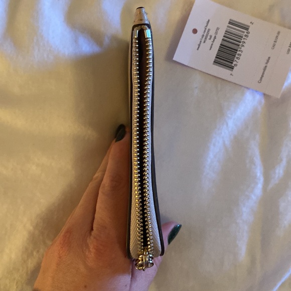 Kate Spade Wallet - Picture 4 of 4